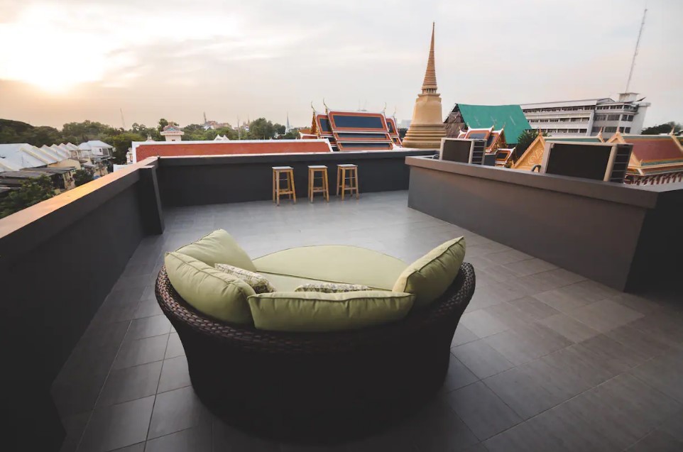 Bed with Best Breakfast in Old town